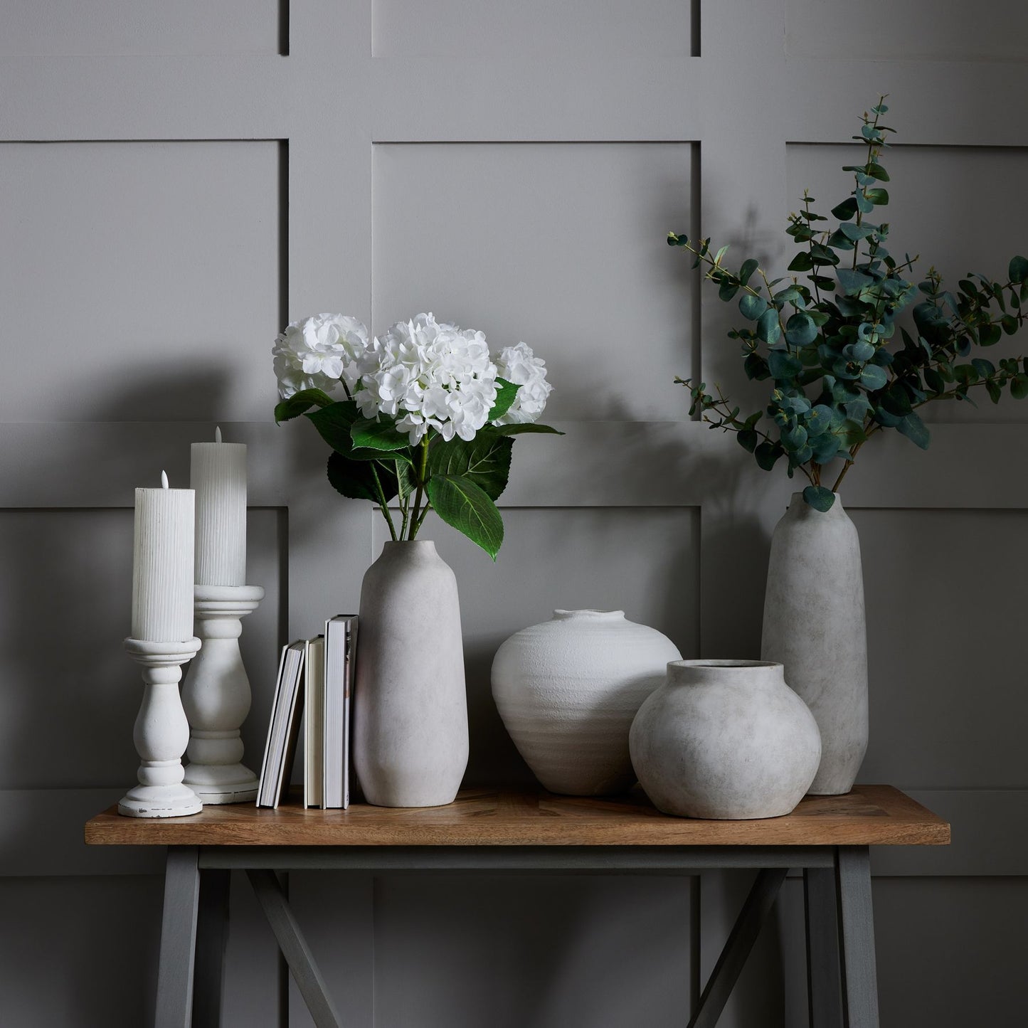Regola Matte White Ceramic Vase